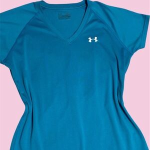 Under Armour V‑Neck Athletic Top – Women’s M